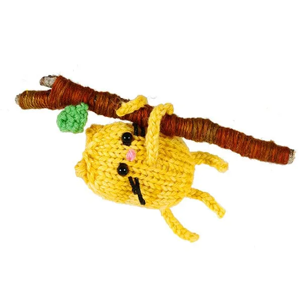 "Hang in There" Cat Knit Kit